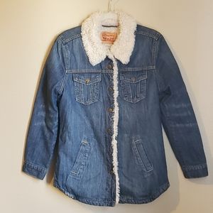 Womens sherpa lined Levi's jean jacket